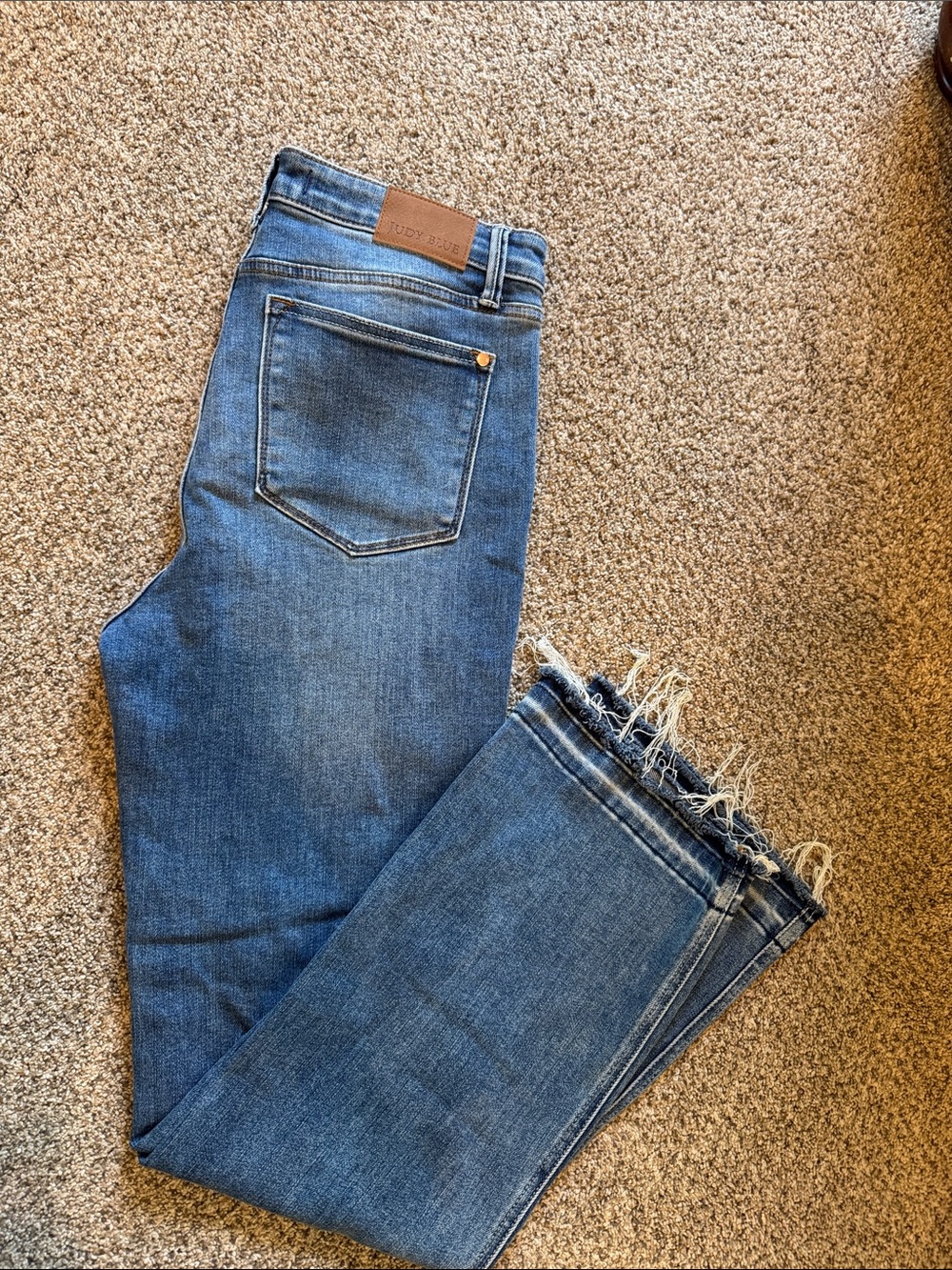 Judy Blue Medium Blue High-Rise Ankle Jeans with Raw Frayed Hem